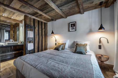 Holiday in mountain resort 6 room quadriplex chalet 10 people - Chalet Snowy Breeze - Val d'Isère - Bedroom