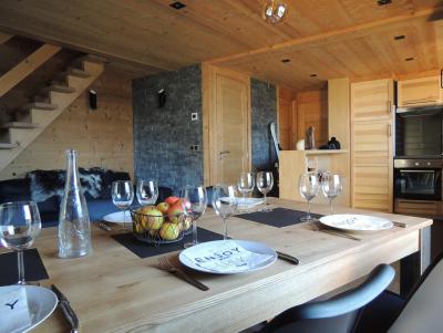 Holiday in mountain resort 3 room duplex apartment 6 people - Chalet Socali - Le Grand Bornand - Table