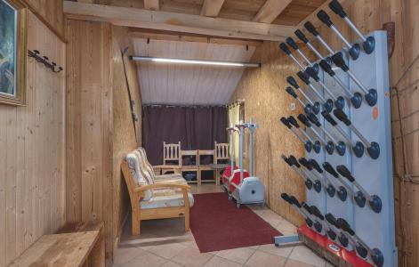 Vacanze in montagna Chalet Sporting Lodge - La Plagne - Armadietto per gli sci