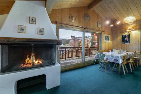 Holiday in mountain resort 4 room apartment 6 people (2) - Chalet Toutounier - Courchevel - Living room