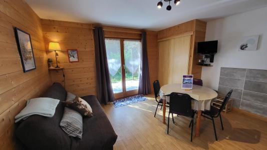 Holiday in mountain resort 2 room apartment 4 people (2) - CHALET WOODY WOOD - La Tania - Living room