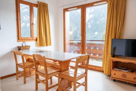 Urlaub in den Bergen 2-Zimmer-Holzhütte für 6 Personen (J24) - Chalets d'Arrondaz J - Valfréjus - Wohnzimmer