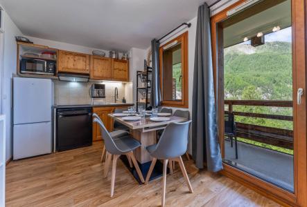 Каникулы в горах Апартаменты 3 комнат 8 чел. (102) - Chalets de Bois Méan D - Les Orres - Салон