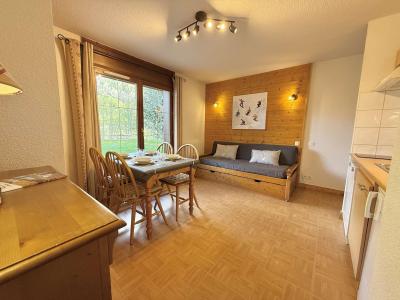 Holiday in mountain resort 2 room apartment 4 people (A01) - Chalets des Evettes - Flumet - Living room