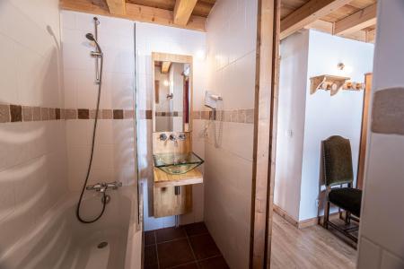 Holiday in mountain resort 5 room triplex semi-detached chalet 9 people (Pierra Menta 1) - Chalets du Cocoon - La Plagne - Shower