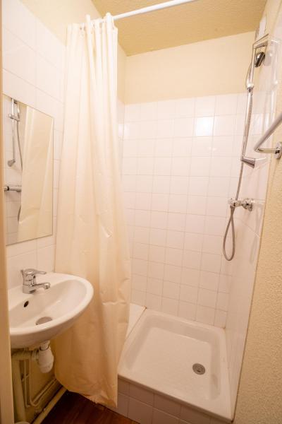 Holiday in mountain resort 2 room apartment cabin 6 people (B156) - Chalets du Thabor - Valfréjus - Shower room