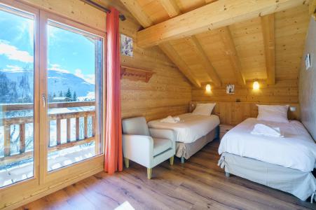 Holiday in mountain resort 5 room triplex chalet 8 people (Friandise) - Chalets Les Balcons du Golf - Alpe d'Huez - Bedroom under mansard