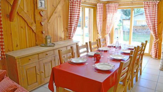 Holiday in mountain resort Chalets Violettes - Saint Martin de Belleville - Dining area