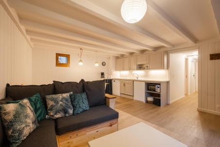 Holiday in mountain resort 3 room apartment sleeping corner 4 people (BR3) - Coq De Bruyere - La Clusaz - Living room