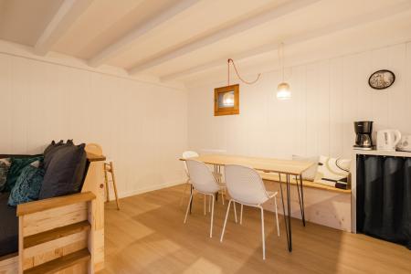 Holiday in mountain resort 3 room apartment sleeping corner 4 people (BR3) - Coq De Bruyere - La Clusaz - Living room