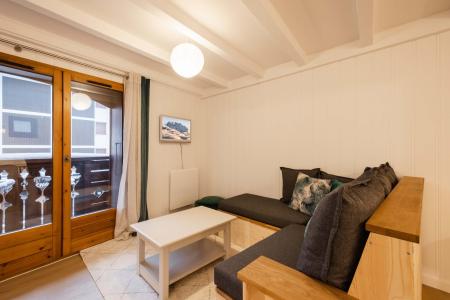 Holiday in mountain resort 3 room apartment sleeping corner 4 people (BR3) - Coq De Bruyere - La Clusaz - Living room