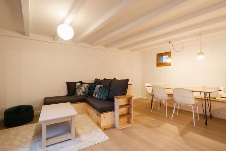 Holiday in mountain resort 3 room apartment sleeping corner 4 people (BR3) - Coq De Bruyere - La Clusaz - Living room