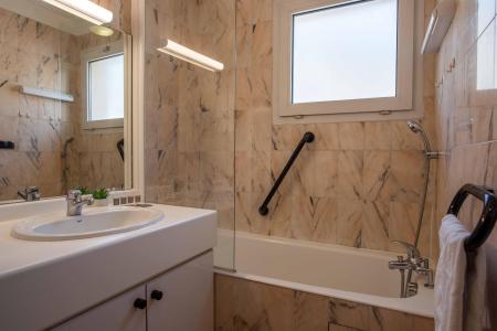 Holiday in mountain resort Studio 4 people (ST4) - Eureca - Brides Les Bains - Shower room