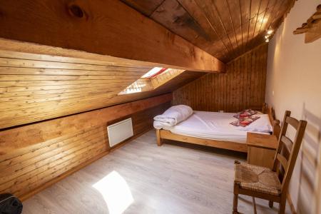 Holiday in mountain resort 7 room duplex chalet 14 people - Gîte Perce-Neige - Albiez Montrond - Cabin