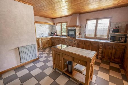 Holiday in mountain resort 7 room duplex chalet 14 people - Gîte Perce-Neige - Albiez Montrond - Living room