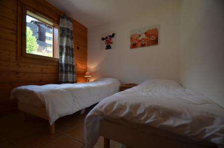 Holiday in mountain resort 4 room apartment 6 people (A7) - Hameau des Marmottes - Les Menuires - Bedroom