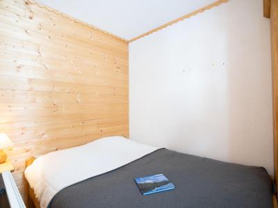 Holiday in mountain resort 2 room apartment sleeping corner 4 people (1) - Hameau du Borsat - Tignes - Bedroom