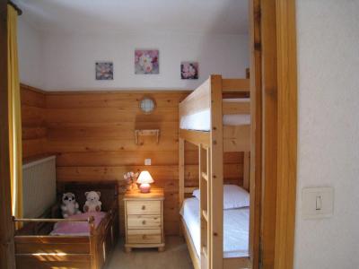 Holiday in mountain resort 3 room apartment 6 people - Hameau les Curtillets - Arêches-Beaufort - Bedroom