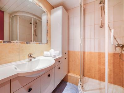 Holiday in mountain resort 2 room apartment 6 people (7) - Home Club - Tignes - Shower room