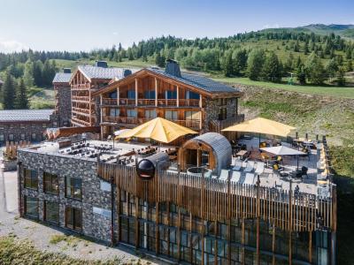 Vacances en montagne Hôtel Alparena - La Rosière - Extérieur été