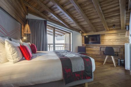 Holiday in mountain resort Hôtel Alparena - La Rosière - Bedroom under mansard