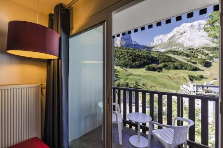 Vakantie in de bergen Hôtel Belambra Club Lou Sarri - Gourette - Balkon