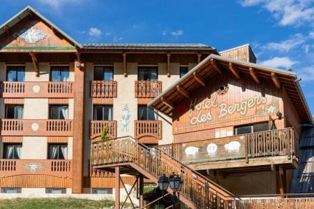 Каникулы в горах Hôtel Family Les Bergers - Pra Loup - летом под открытым небом