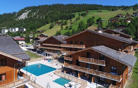 Rent in ski resort Hôtel le Chamois - La Clusaz - Summer outside