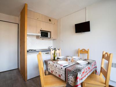 Holiday in mountain resort 2 room apartment 4 people (1) - L'Argousier - Les Menuires - Accommodation