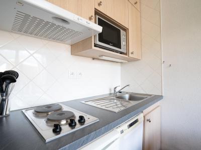 Holiday in mountain resort 2 room apartment 4 people (1) - L'Argousier - Les Menuires - Kitchenette