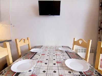 Holiday in mountain resort 2 room apartment 4 people (1) - L'Argousier - Les Menuires - Table