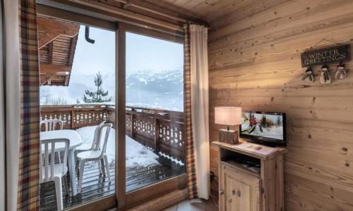 Vacances en montagne Appartement 2 pièces 4 personnes - L'Arlésienne - Méribel - Terrasse