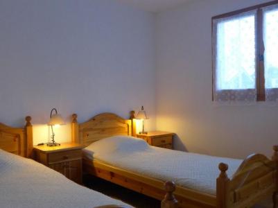 Holiday in mountain resort 3 room apartment 4 people (1) - L'Hermine - Les Houches - Bedroom