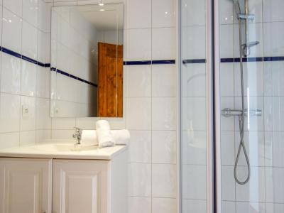 Holiday in mountain resort 2 room apartment 4 people (3) - La Grande Casse - Tignes - Shower room