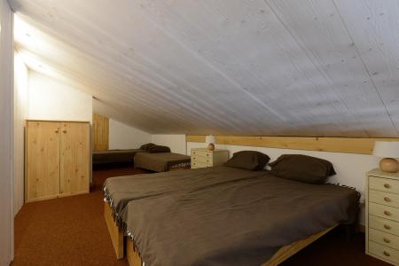 Vacances en montagne Studio cabine mezzanine 5 personnes (84) - La Résidence Améthyste - La Plagne - Chambre mansardée