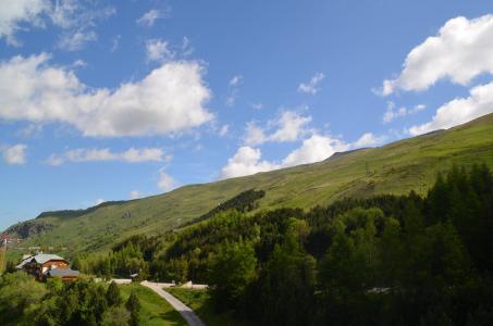 Vacanze in montagna Appartamento 2 stanze per 4 persone (1320) - La Résidence Caron - Les Menuires - Esteriore estate