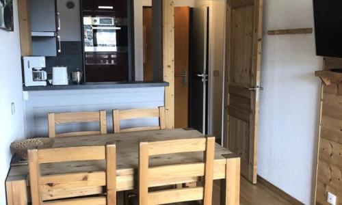 Rent in ski resort 2 room apartment 4 people (26m²) - La Résidence Christiania - Alpe d'Huez - Dining area