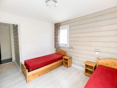 Holiday in mountain resort 3 room apartment sleeping corner 9 people (06) - La Résidence la Tour du Lac - Tignes - Bedroom