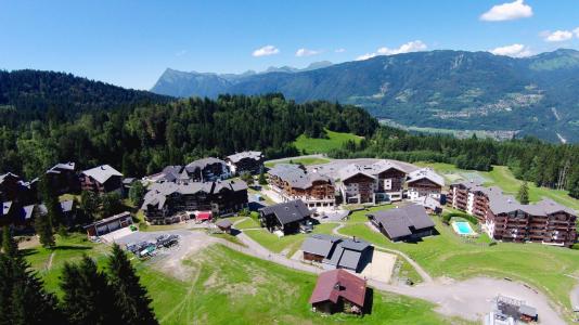 Wakacje w górach La Résidence le Praz des Esserts - Morillon - Na zewnątrz latem