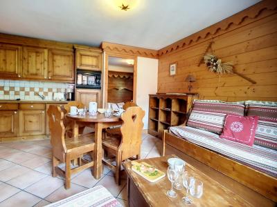 Vakantie in de bergen Appartement 3 kamers 6 personen (021) - La Résidence les Alpages de Reberty - Les Menuires - Woonkamer