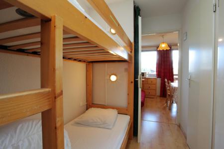 Holiday in mountain resort 2 room apartment sleeping corner 4 people (B22) - La Résidence les Bergers - La Toussuire - Bunk beds