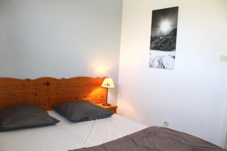 Holiday in mountain resort 2 room apartment sleeping corner 4 people (CF42) - La Résidence les Chaumettes - Superdévoluy - Bedroom