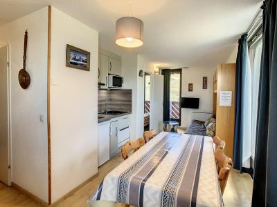 Vakantie in de bergen Appartement 2 kamers bergnis 6 personen (C402) - La Résidence les Mousquetons - La Toussuire - Woonkamer