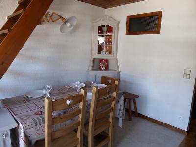 Vacances en montagne Appartement 2 pièces mezzanine 6 personnes (274) - La Résidence Princesse en Etraz - Narcisse - Combloux - Table