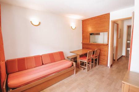 Holiday in mountain resort Studio cabin 4 people (222) - La Résidence Rond Point des Pistes C - Tignes - Living room