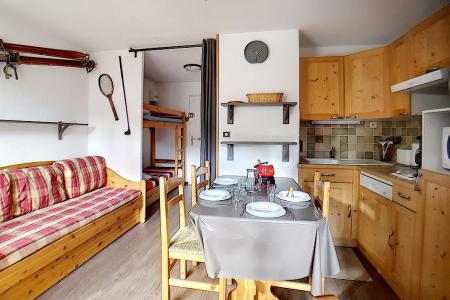Vakantie in de bergen Appartement 2 kamers 4 personen (1211) - La Résidence Ski Soleil - Les Menuires - Woonkamer