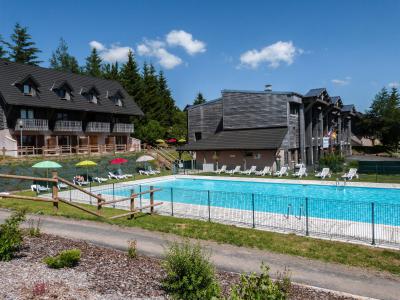 Vacances en montagne Le Bois de la Reine - Super Besse - Extérieur été