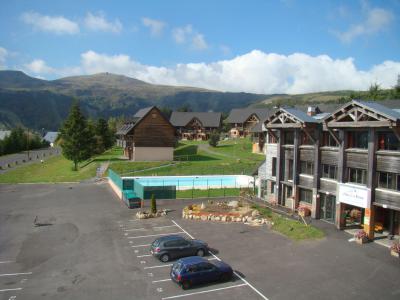 Holiday in mountain resort Le Bois de la Reine - Super Besse - Summer outside