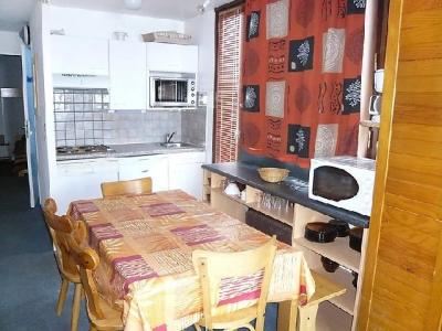 Holiday in mountain resort 2 room apartment 6 people (4) - Le Bollin - Tignes - Table