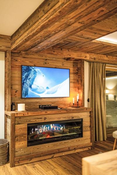 Holiday in mountain resort Le Canvolan - Tignes - Living room